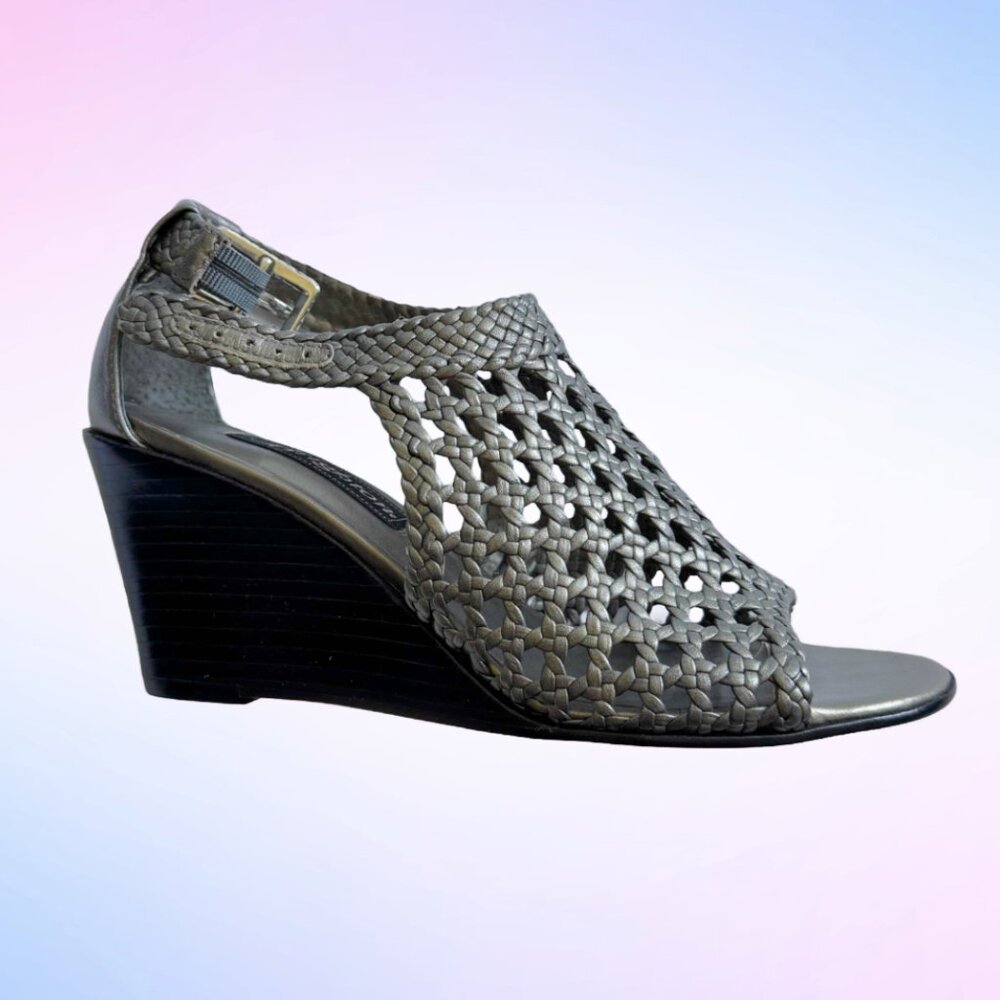 NEW IN BOX Brighton Realm Sandals Size 7